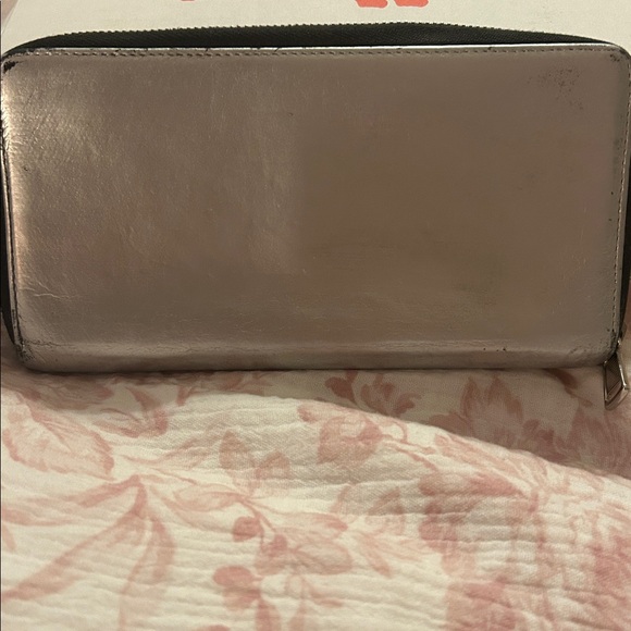 Yves Saint Laurent Leather Continental Wallet - Picture 3 of 13